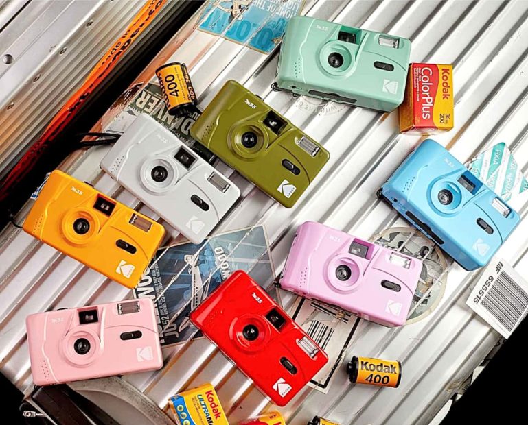 Поставка многоразовых камер Kodak и кассет Polaroid